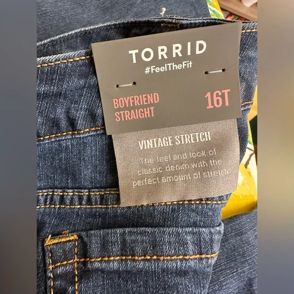 Torrid Boyfriend Straight Leg Vintage Stretch Jeans NWT - Picture 6 of 7